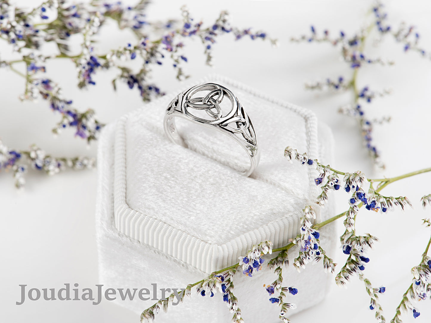 Celtic Knot Ring | Silver Triquetra Ring | Joudia Jewelry