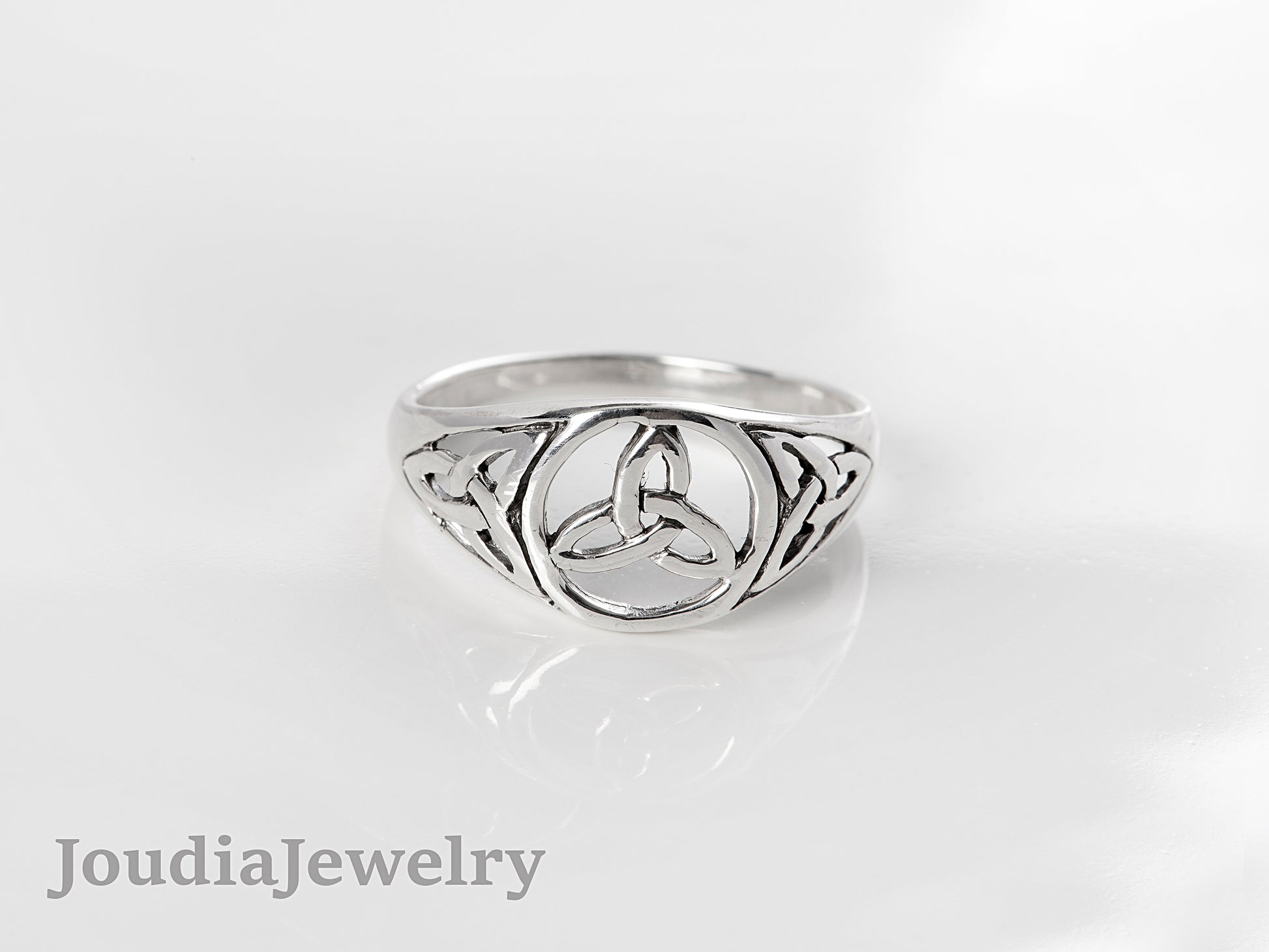 Celtic Knot Ring | Silver Triquetra Ring | Joudia Jewelry