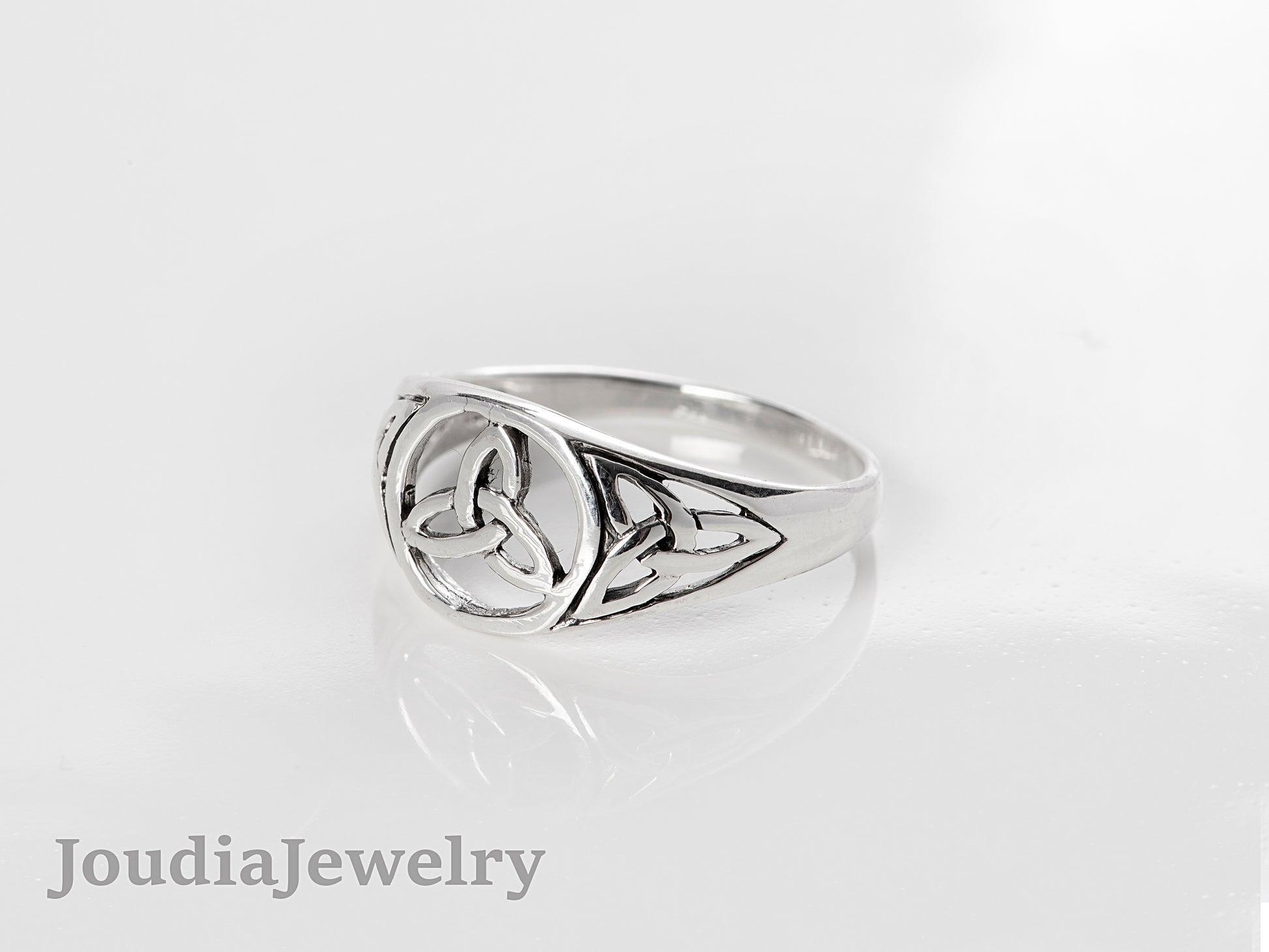 Celtic Knot Ring | Silver Triquetra Ring | Joudia Jewelry