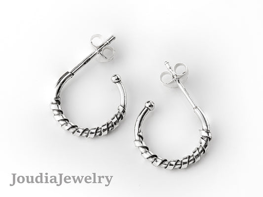 Hammered Hoop Earrings | Oval Hoop Earrings | Joudia Jewelry